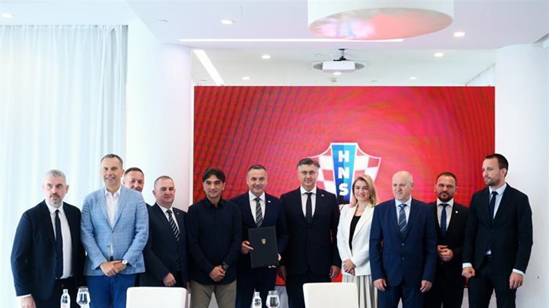 Vlada i HNS potpisali Sporazum o darovanju zemljišta; Premijer: Hrvatski nogomet zaslužuje izgradnju kampa